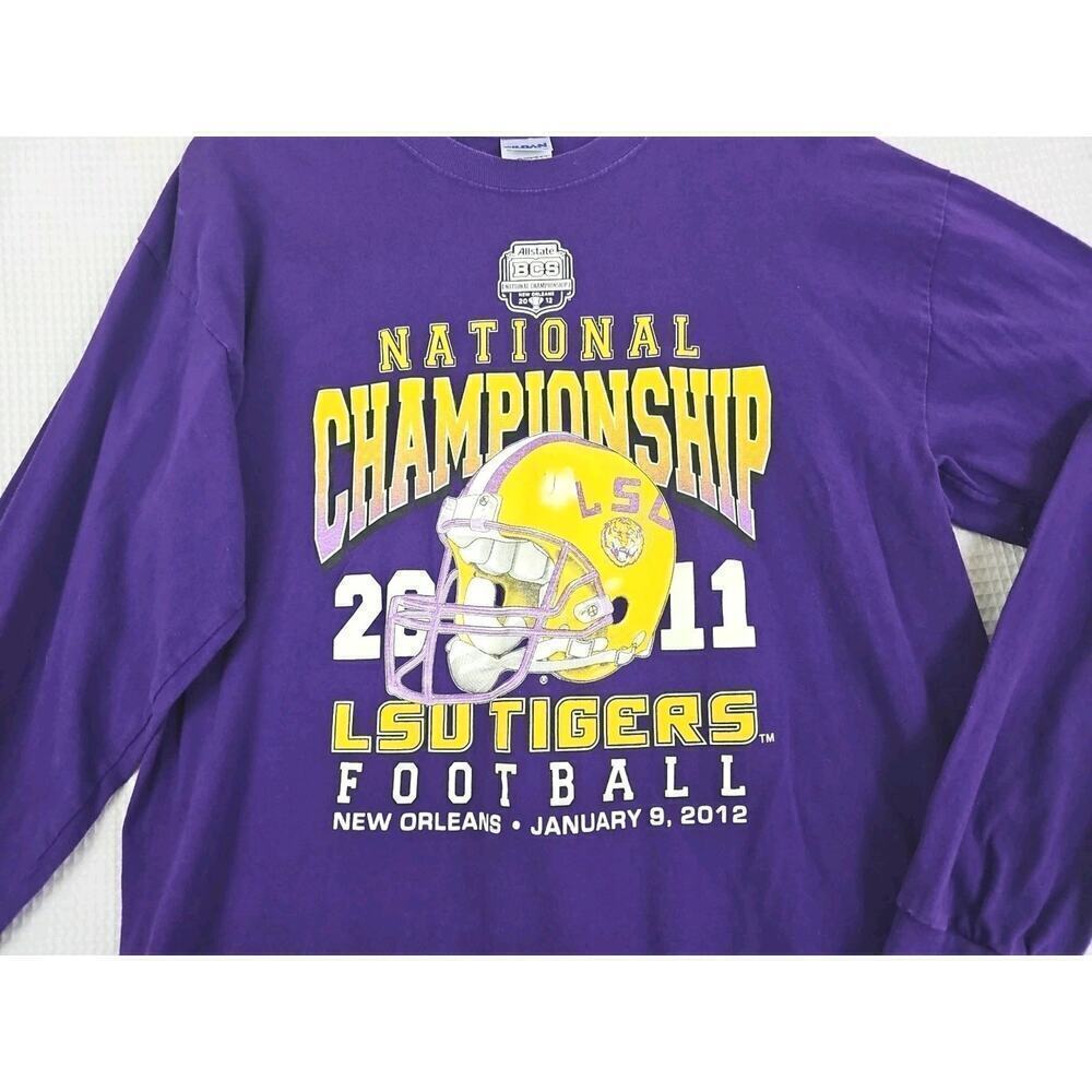 LSU TIGERS New Orleans 2012 NATIONAL CHAMPIONS 2011 Purple T-Shirt Long Sleeve - Picture 2 of 11